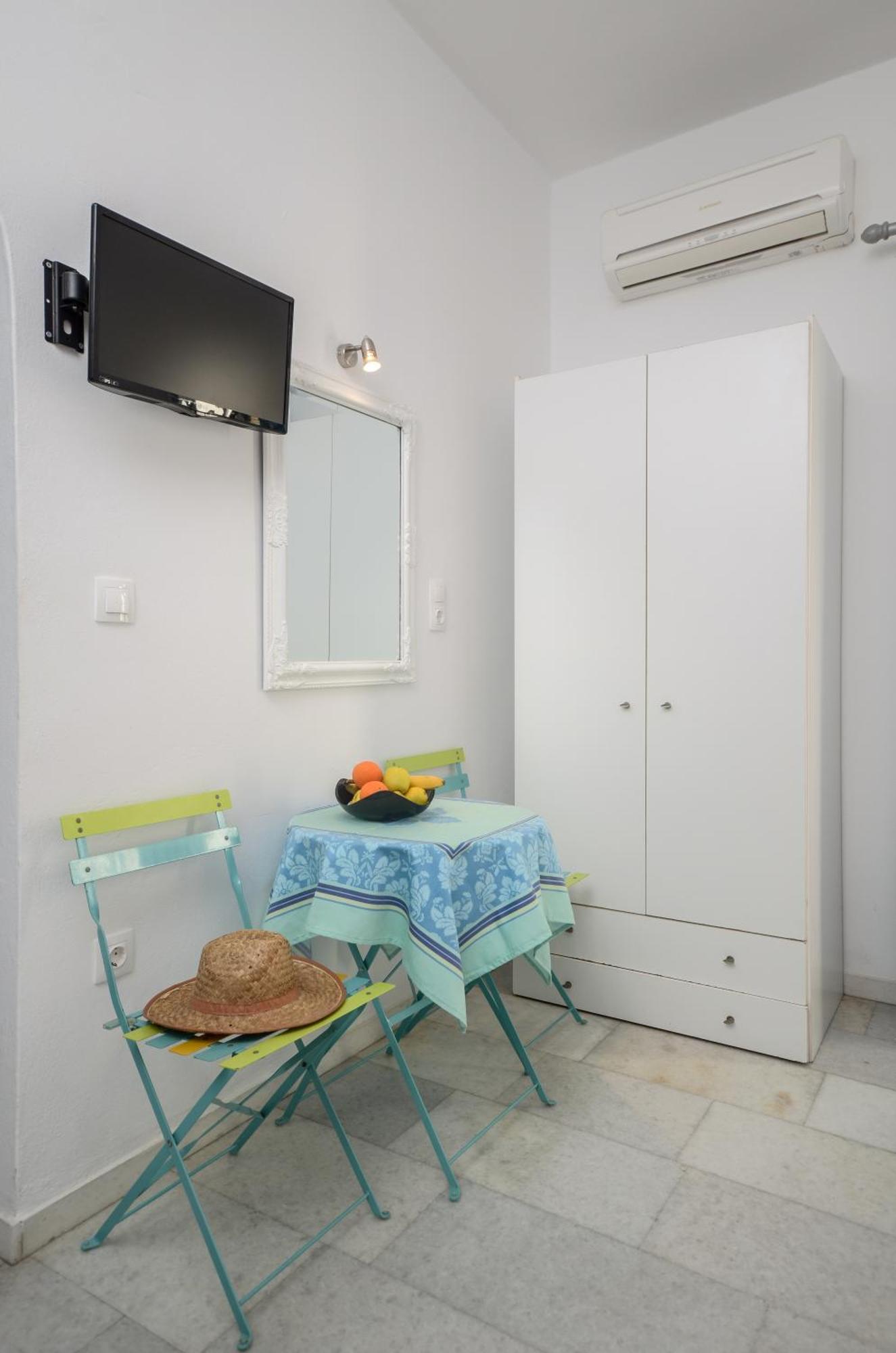Depis & Apartment Naxos City