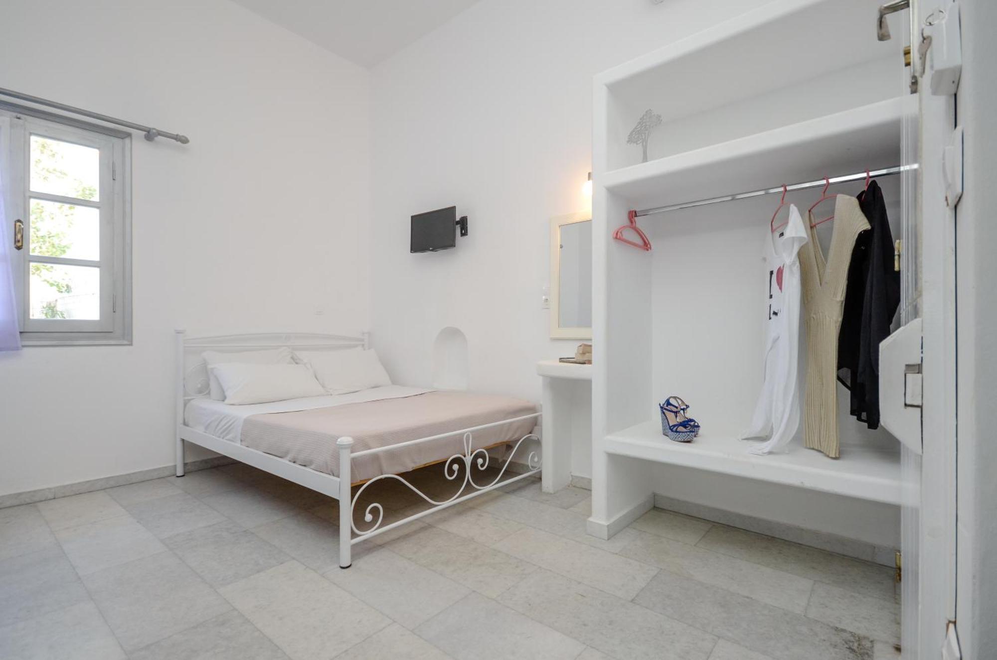 Depis & Naxos City